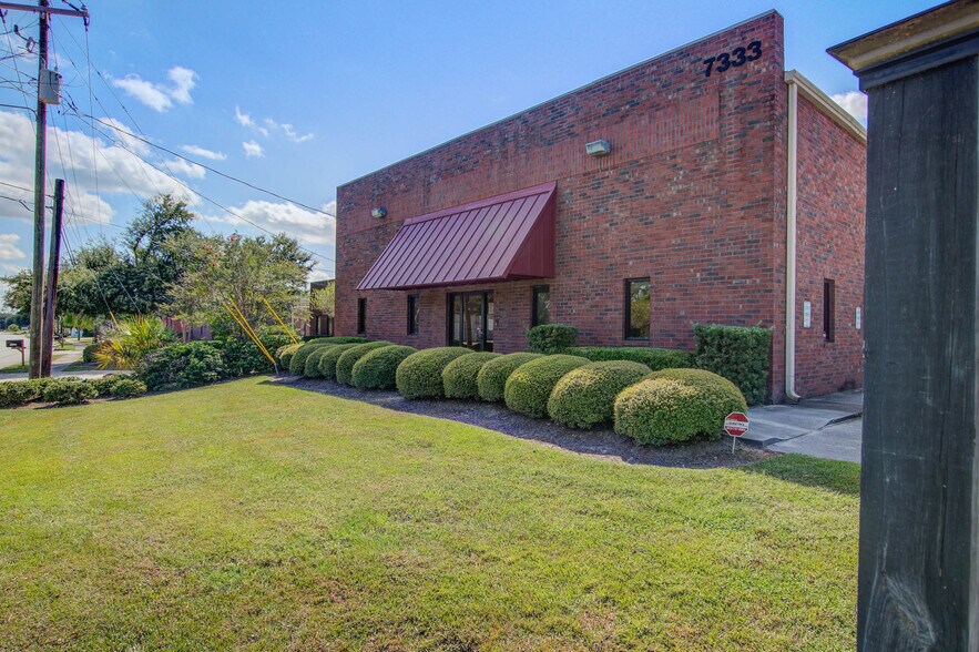 7333 Peppermill Pky, Charleston, SC à louer - Photo du bâtiment - Image 2 de 13