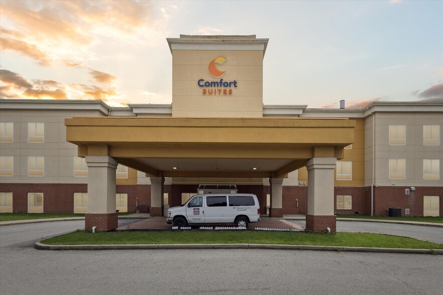 2750 Fortune Cir W, Indianapolis, IN for sale - Building Photo - Image 2 of 77