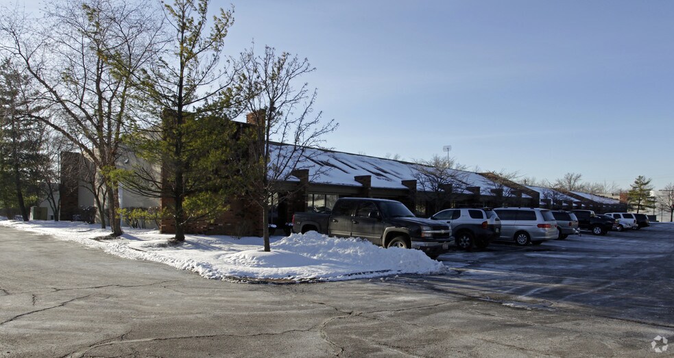 11240 Cornell Park Dr, Blue Ash, OH à louer - Photo du bâtiment - Image 1 de 5