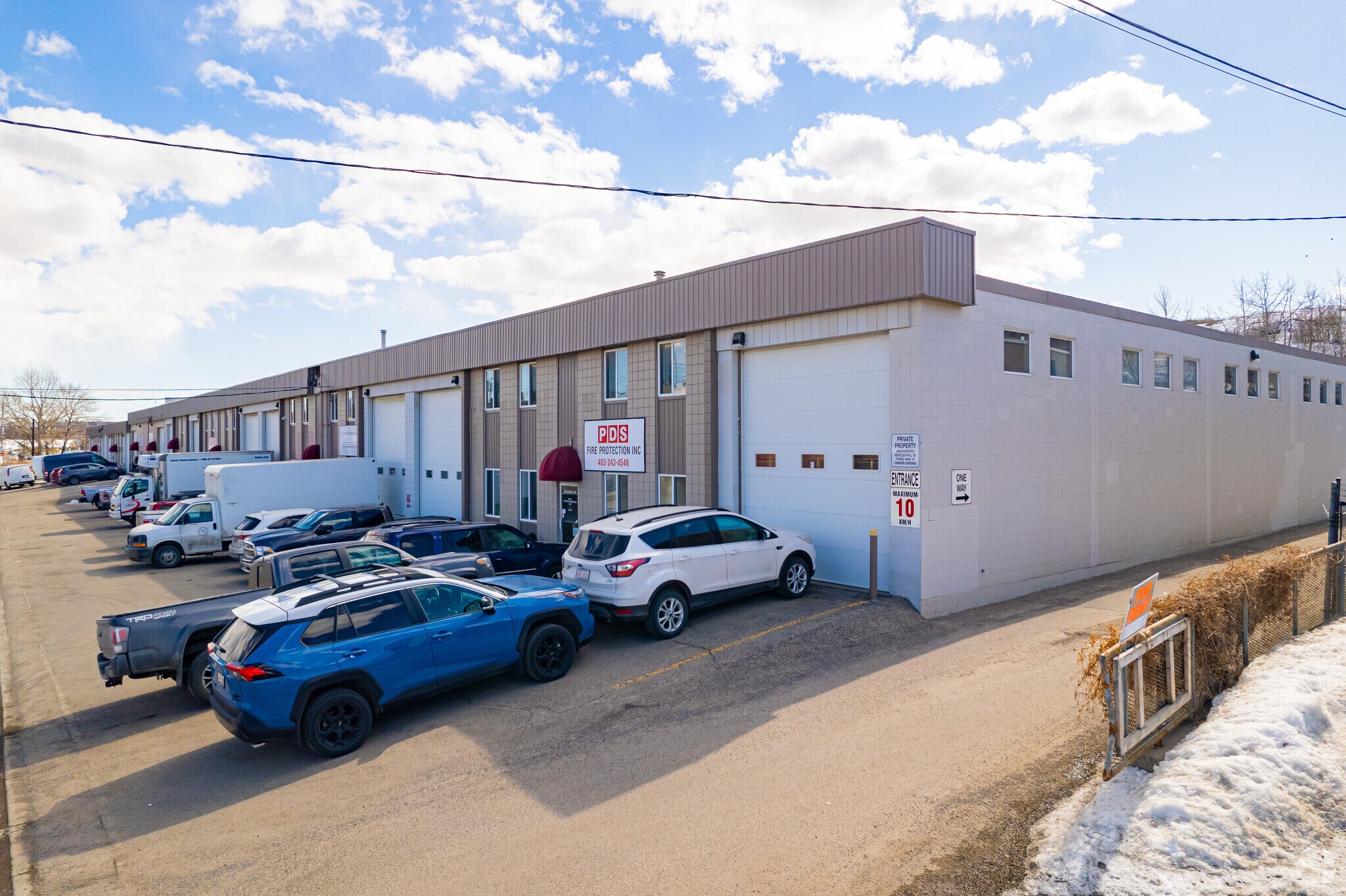 915-935 48 Ave SE, Calgary, AB à vendre Photo principale- Image 1 de 15