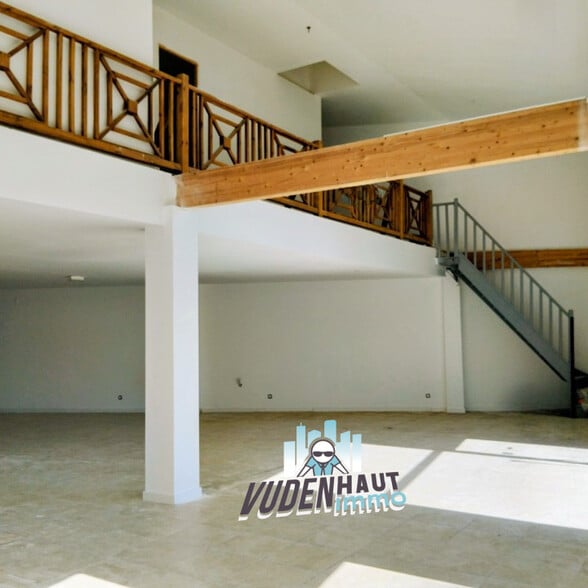 Retail in Plaisance-du-Touch for lease - Interior Photo - Image 2 of 9