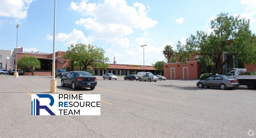 5411 N Mesa St, El Paso, TX for lease - Primary Photo - Image 1 of 3