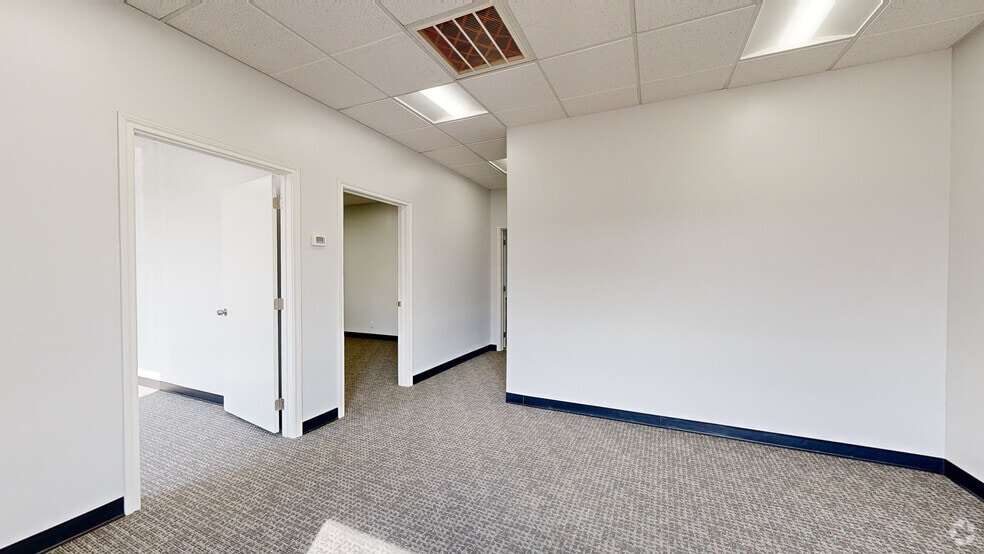 15534 W Hardy Rd, Houston, TX for lease - Matterport 3D Scan - Image 3 of 33