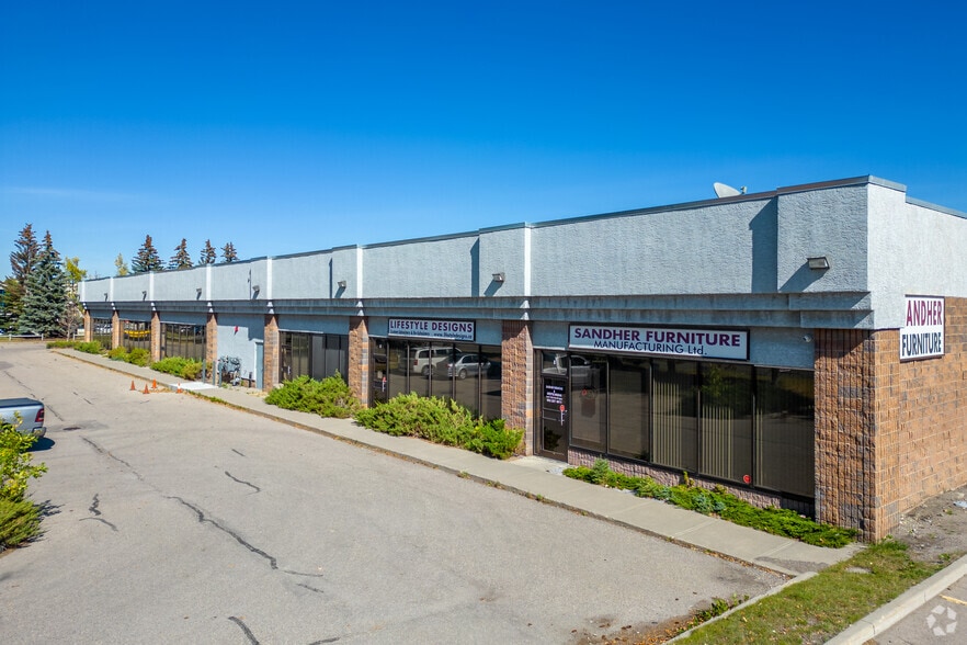 3033 34th Ave NE, Calgary, AB for lease - Primary Photo - Image 1 of 6