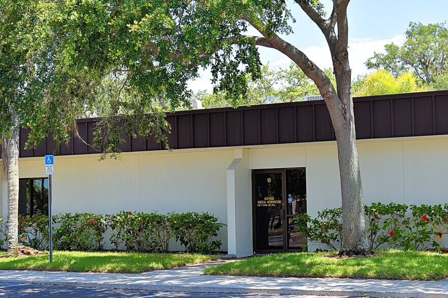 2400 Harbor Blvd, Port Charlotte, FL à vendre - Photo du bâtiment - Image 3 de 24
