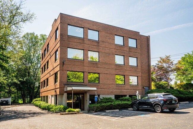 Plus de détails pour 2751 Dixwell Ave, Hamden, CT - Bureau à vendre