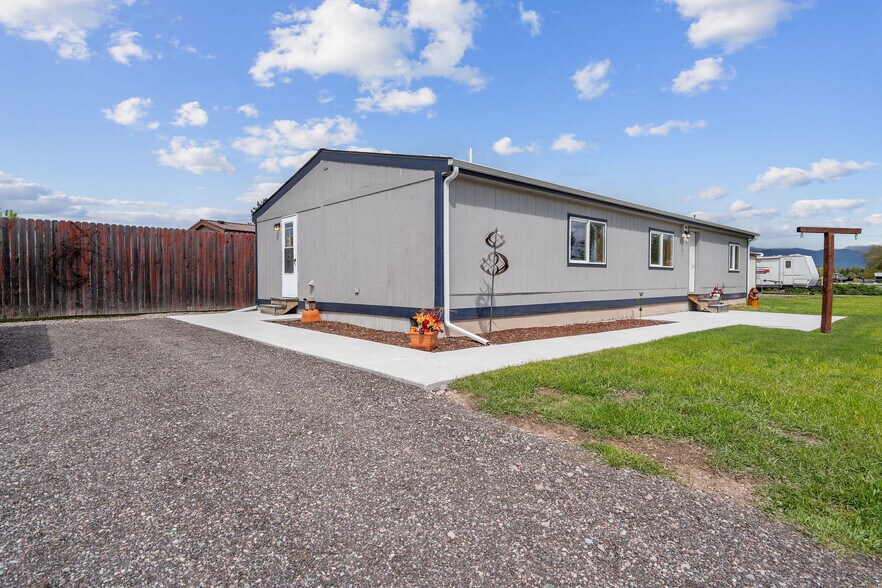 83 Sweebee Ln, Columbia Falls, MT à vendre - Photo du bâtiment - Image 3 de 41