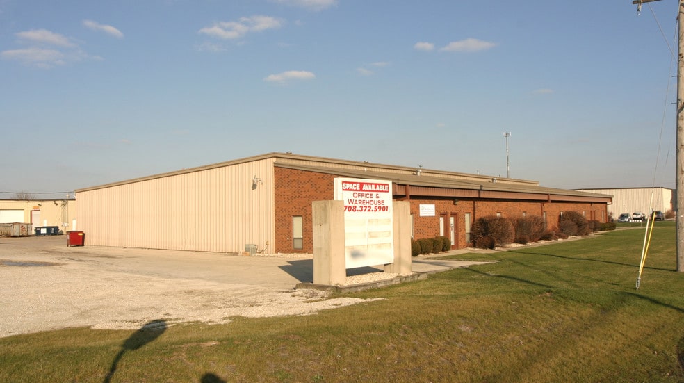 20654 Burl Ct, Joliet, IL à louer - Photo du bâtiment - Image 3 de 12