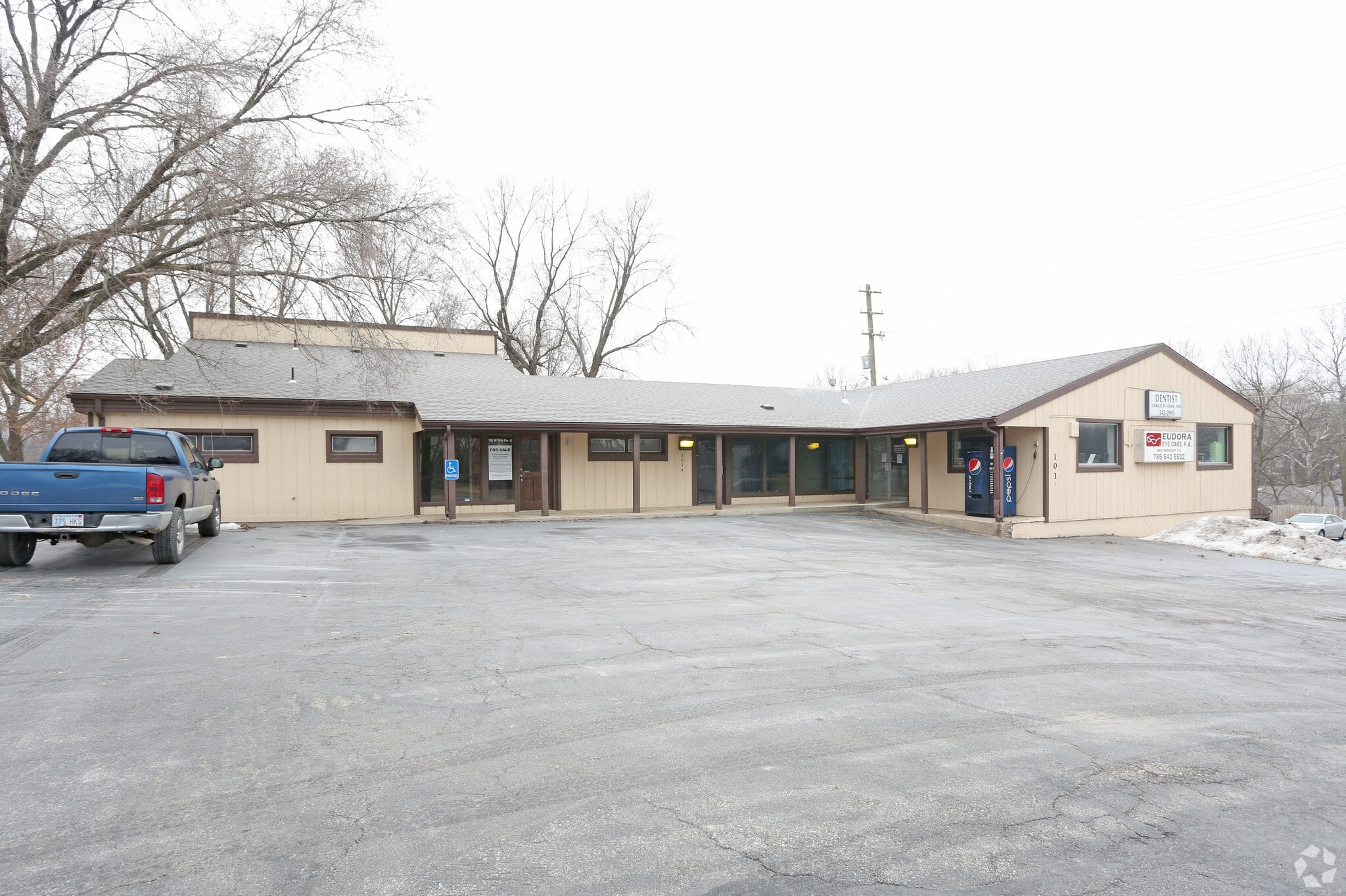 101 W 10th St, Eudora, KS for lease Building Photo- Image 1 of 7