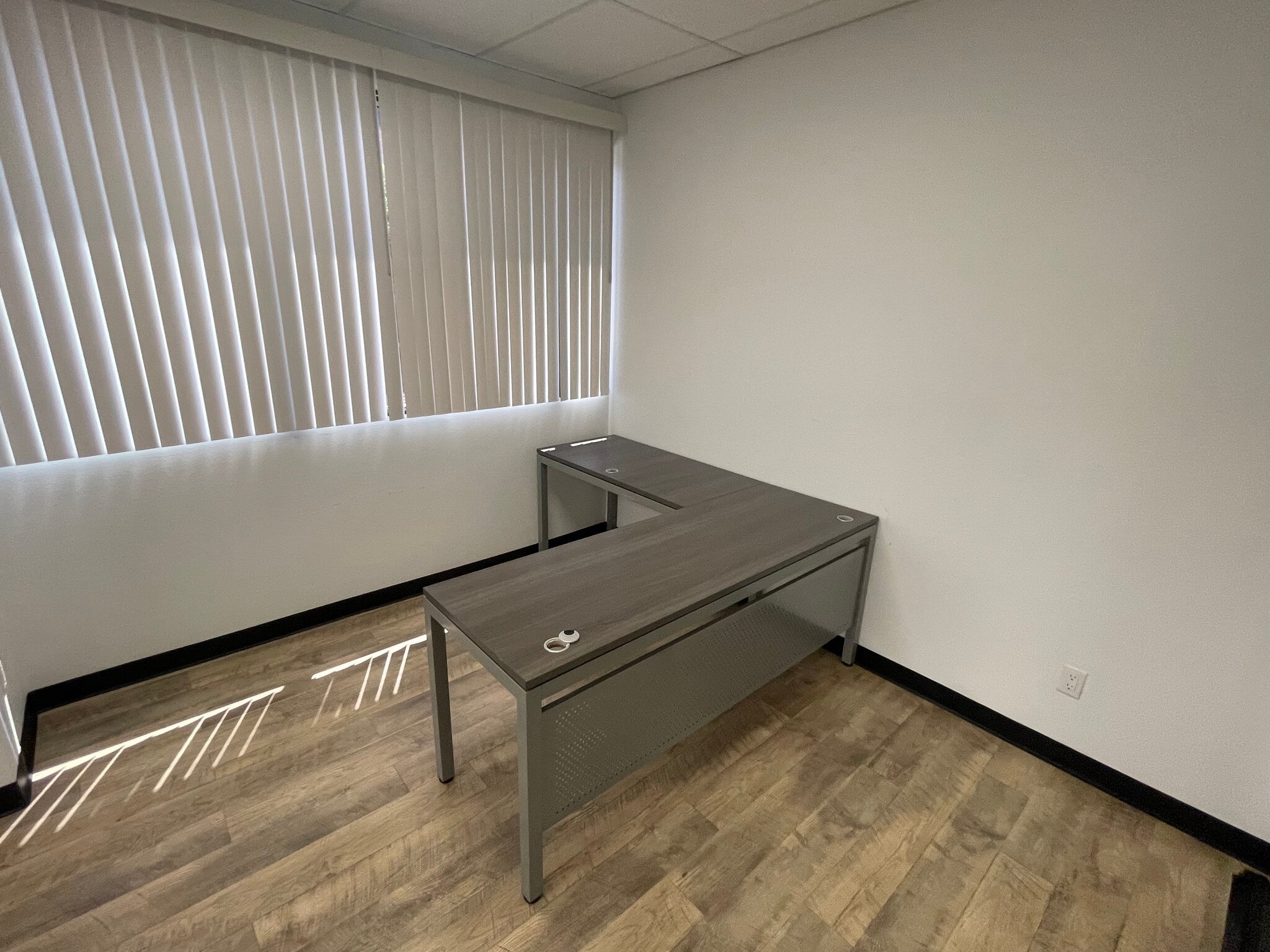 901 W Civic Center Dr, Santa Ana, CA for lease Interior Photo- Image 1 of 17