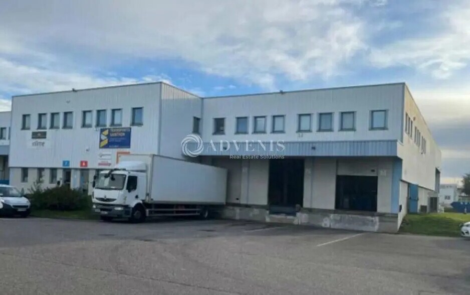 Industriel dans Genas à louer - Photo du bâtiment - Image 1 de 2