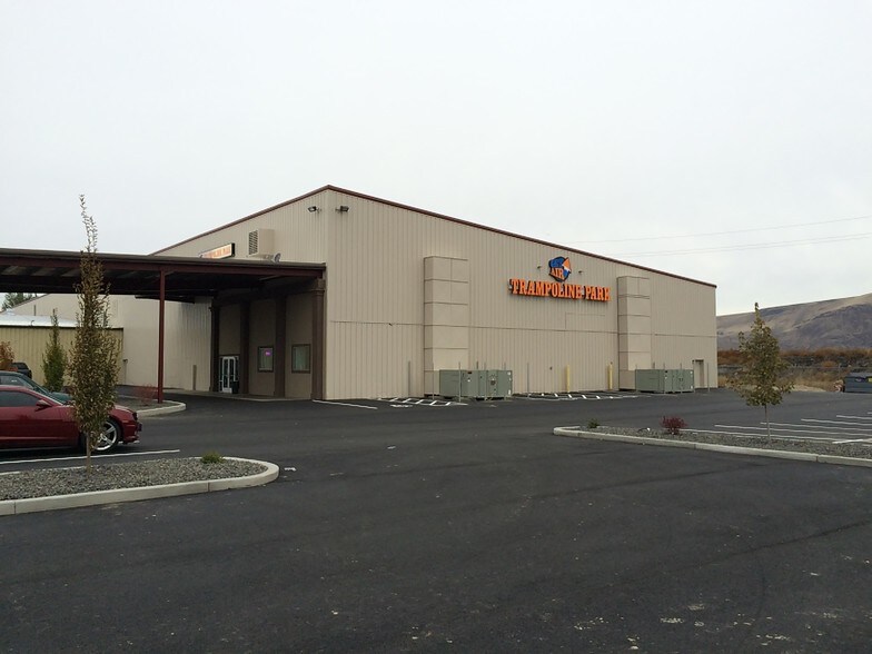 1015 E Lincoln Ave, Yakima, WA à vendre - Photo du bâtiment - Image 3 de 14