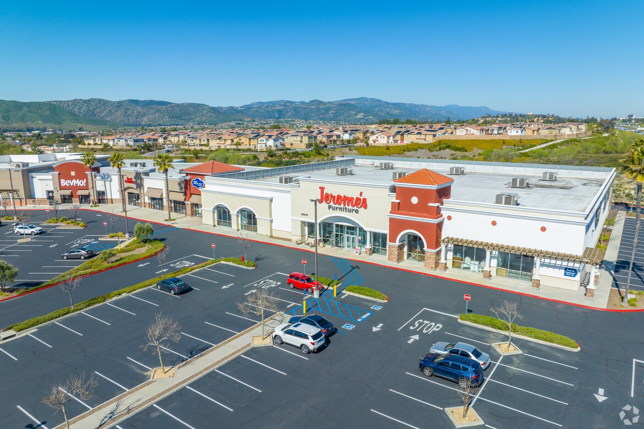 24420-24490 Village Walk Pl, Murrieta, CA for lease Primary Photo- Image 1 of 23