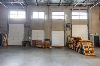 8601 Glenlyon Pky, Burnaby, BC à louer Photo intérieure- Image 2 de 4