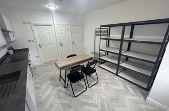 435-437 Halesowen Rd, Cradley Heath for lease Interior Photo- Image 1 of 2