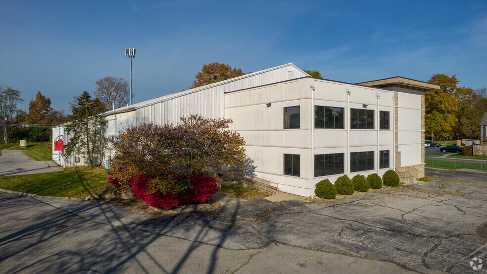 4555-4559 Knightsbridge Blvd, Columbus, OH for lease - Building Photo - Image 2 of 14