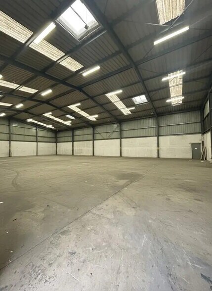 Industrial in Meaux for sale - Interior Photo - Image 2 of 4