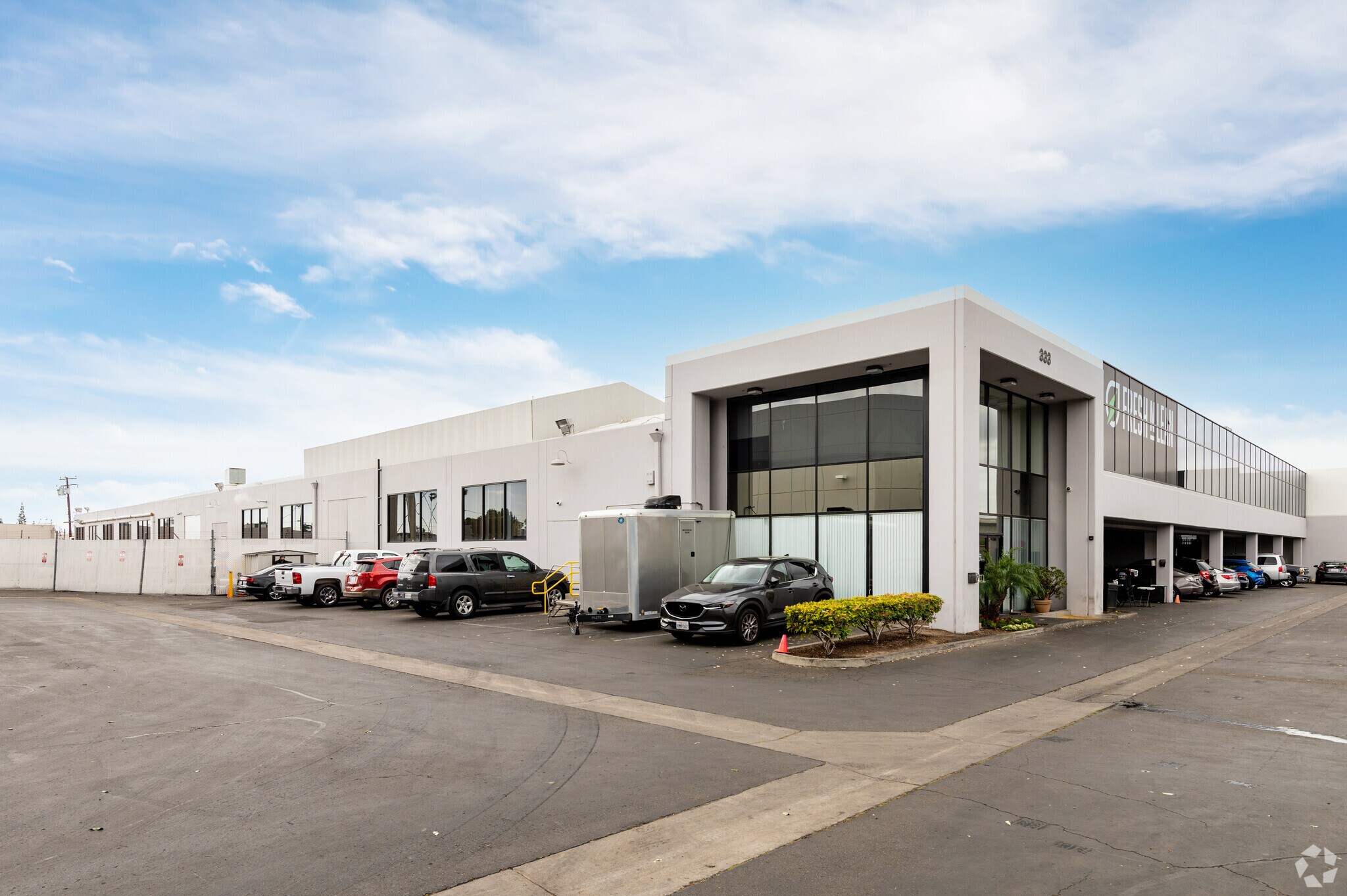 333 N Euclid Way, Anaheim, CA à vendre Photo du bâtiment- Image 1 de 1