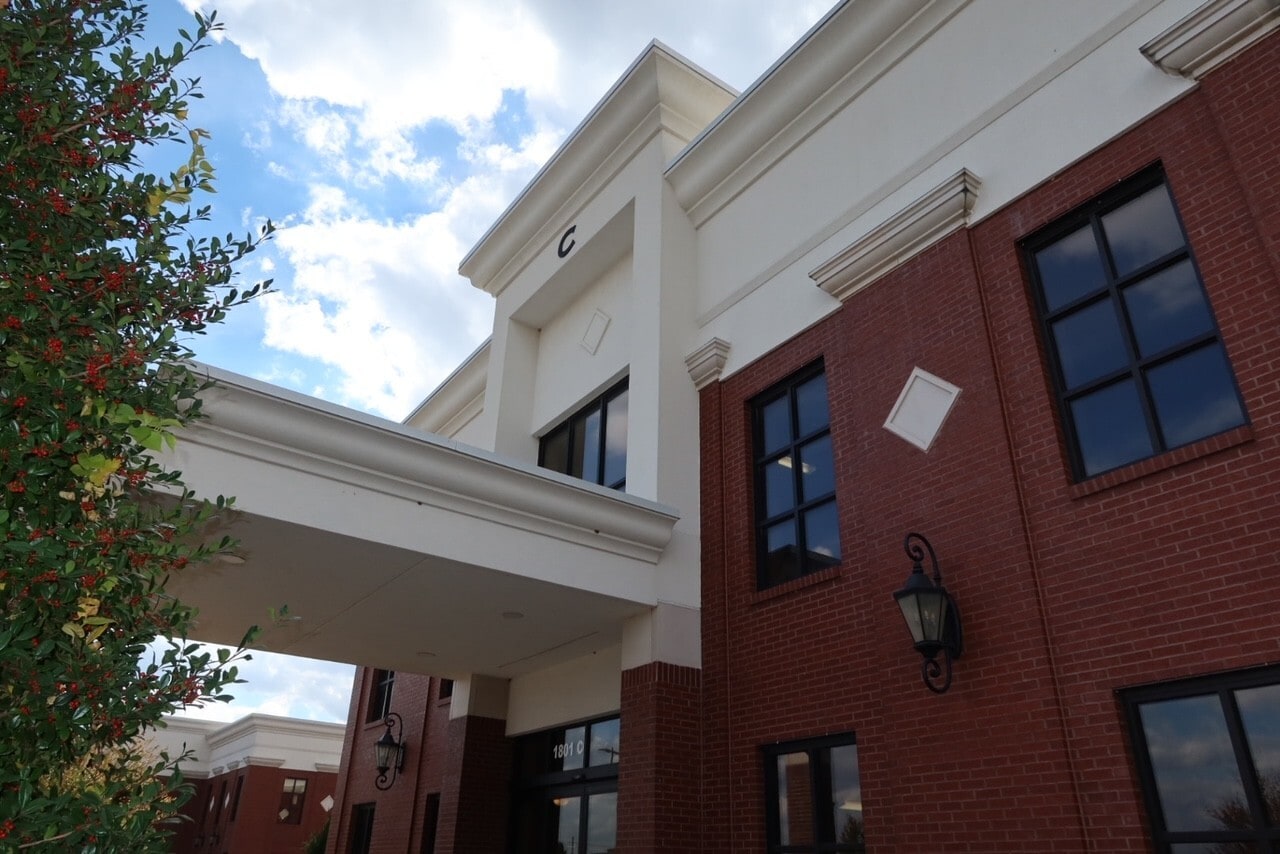 1801 W 32nd St, Joplin, MO for lease Building Photo- Image 1 of 19