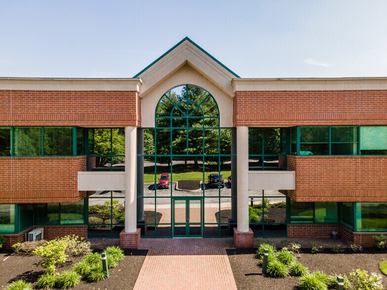 2 Campus Blvd, Newtown Square, PA à louer - Photo du bâtiment - Image 3 de 5