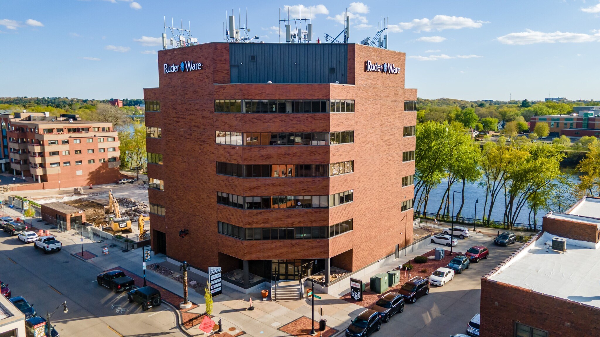 402 Graham Ave, Eau Claire, WI à louer Photo principale- Image 1 de 5
