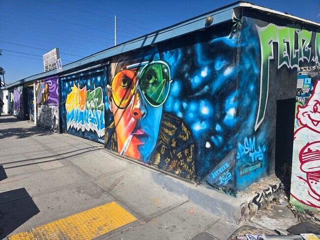 Plus de détails pour 24 W California St, Las Vegas, NV - Local d'activités à louer