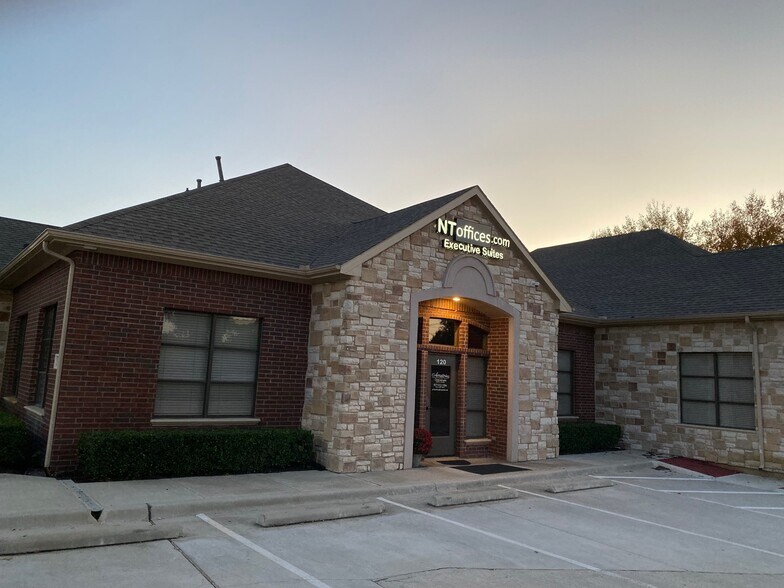 751 E Southlake Blvd, Southlake, TX à louer - Photo du bâtiment - Image 2 de 6
