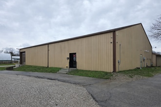 1430 E Springhill Dr, Terre Haute, IN for lease Interior Photo- Image 2 of 4