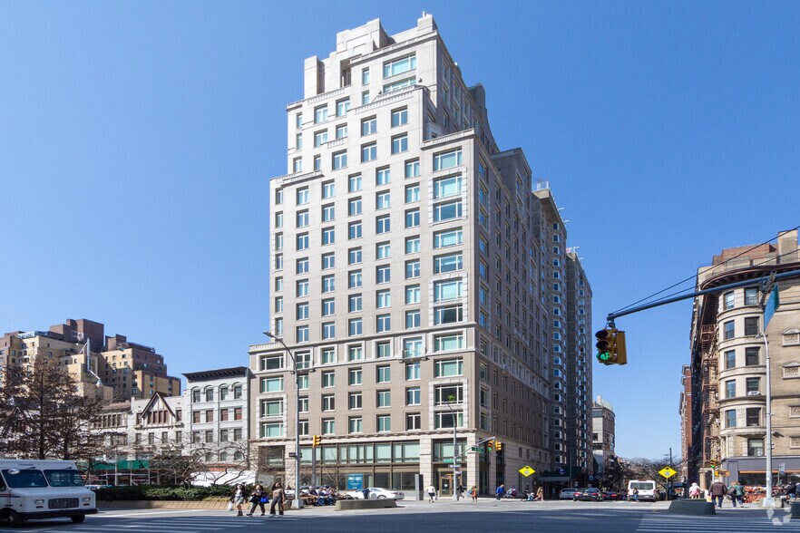 2255 Broadway, New York, NY à louer - Photo du bâtiment - Image 2 de 4