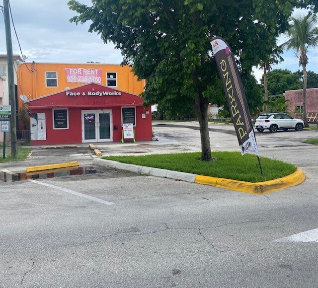 118 NE 1st Ave, Hallandale, FL à louer - Photo du bâtiment - Image 2 de 5