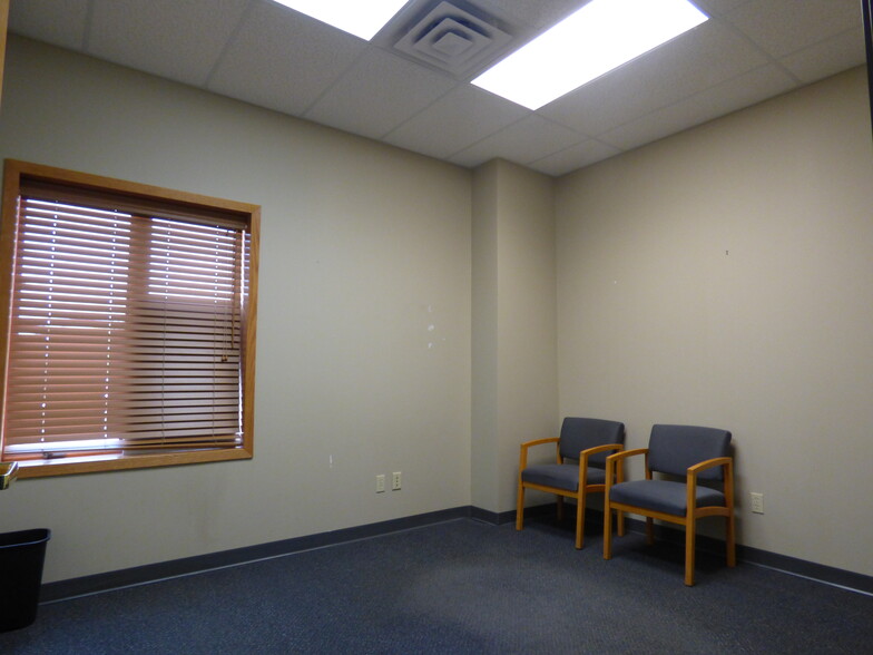 1160 S Victory Dr, Mankato, MN for lease - Interior Photo - Image 3 of 7