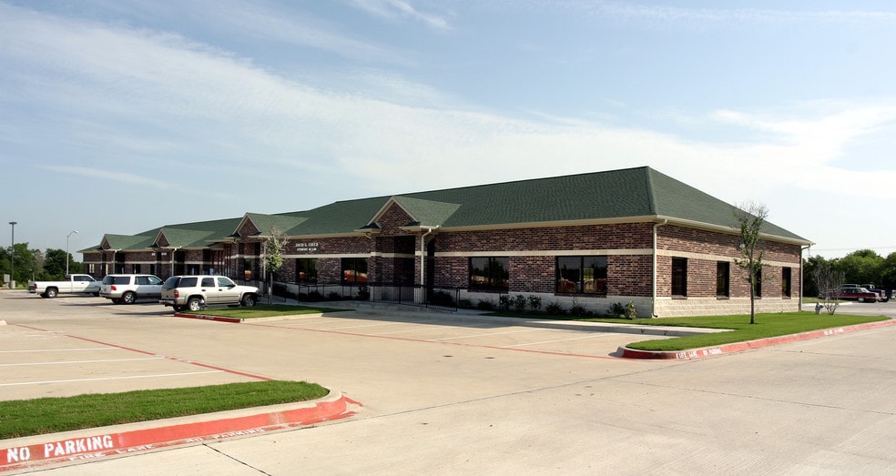 701 Justin Rd, Rockwall, TX à louer - Photo du bâtiment - Image 3 de 6