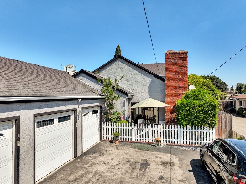 416 Hamilton St, Costa Mesa, CA à vendre - Photo du bâtiment - Image 3 de 16