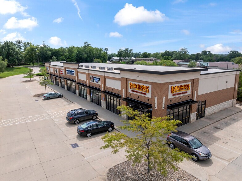 5350 Kirkwood Blvd SW, Cedar Rapids, IA à louer - Photo du bâtiment - Image 2 de 8