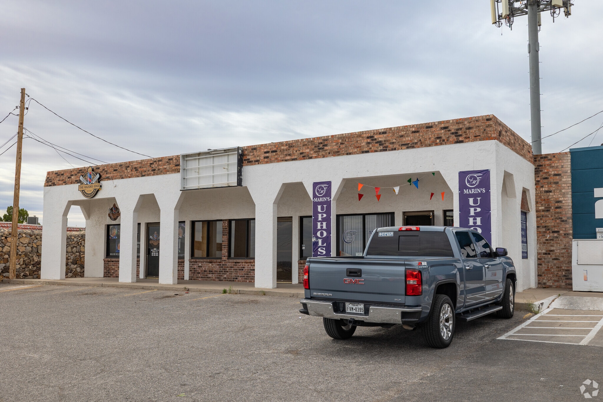3410-3414 Hondo Pass Dr, El Paso, TX à louer Photo principale- Image 1 de 5