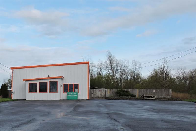 22252 Us-11, Watertown, NY à vendre - Photo du bâtiment - Image 3 de 22