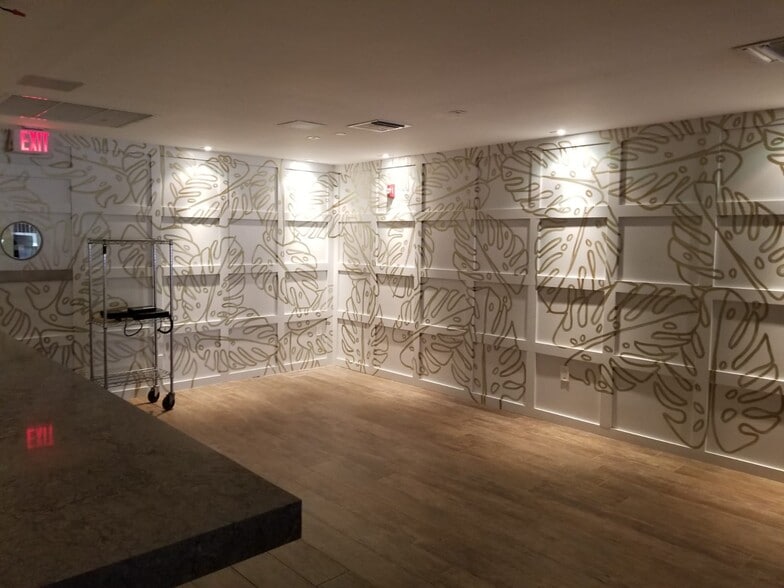 2415 Ponce de Leon Blvd, Coral Gables, FL for lease - Interior Photo - Image 2 of 13