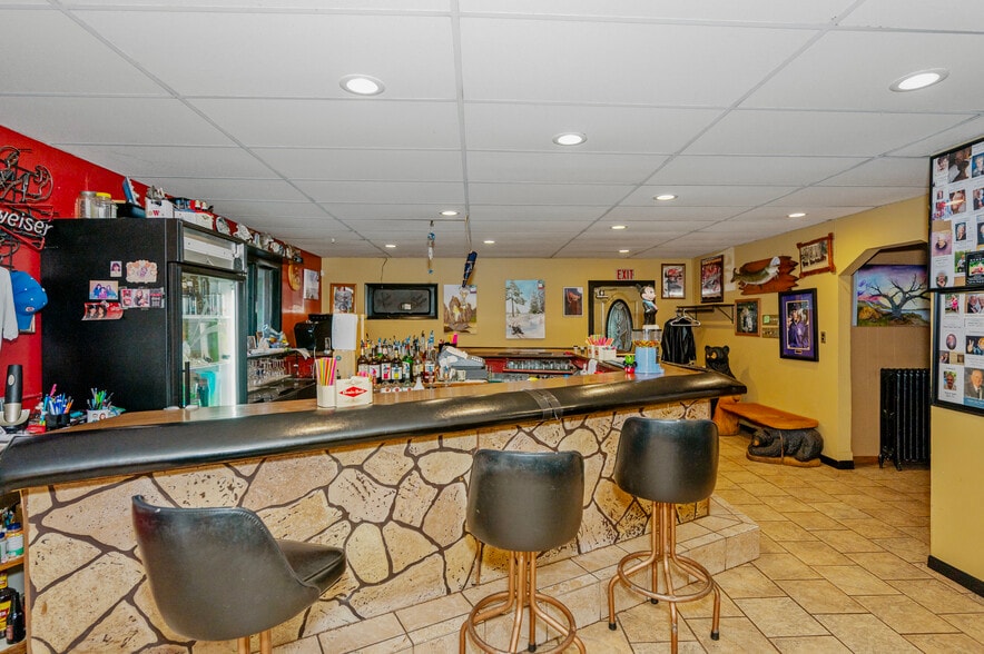 4368 S County Road E, South Range, WI for sale - Interior Photo - Image 3 of 20