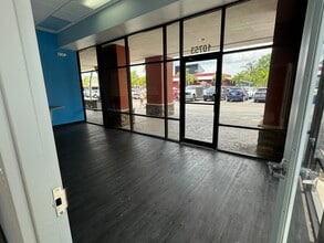 10781 Park Blvd, Seminole, FL for lease Interior Photo- Image 1 of 11