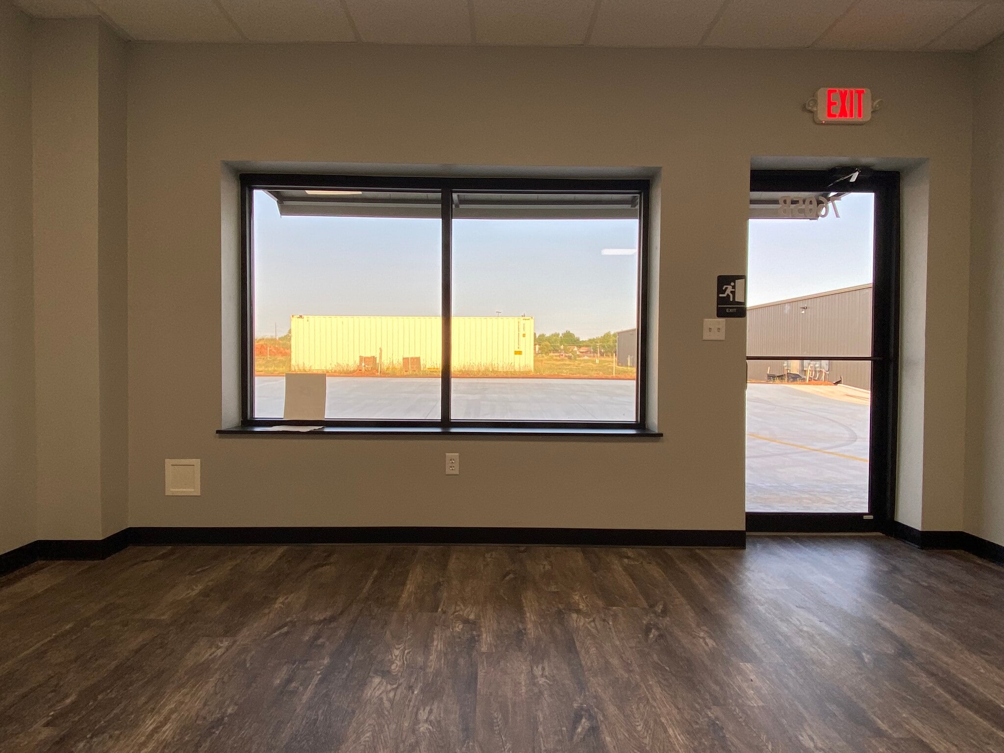 7605 NW 79th Pl, Oklahoma City, OK for lease Interior Photo- Image 1 of 16