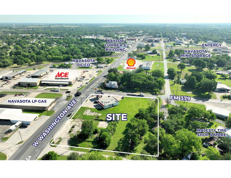 701 W Washington Ave, Navasota, TX for sale - Building Photo - Image 3 of 5