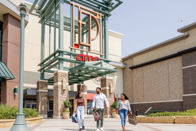 Plus de détails pour 8251 Flying Cloud Dr, Eden Prairie, MN - Bureau, Commerce de détail à louer