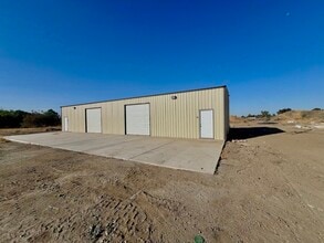731 E River Ave, Porterville, CA à louer Photo intérieure- Image 2 de 18