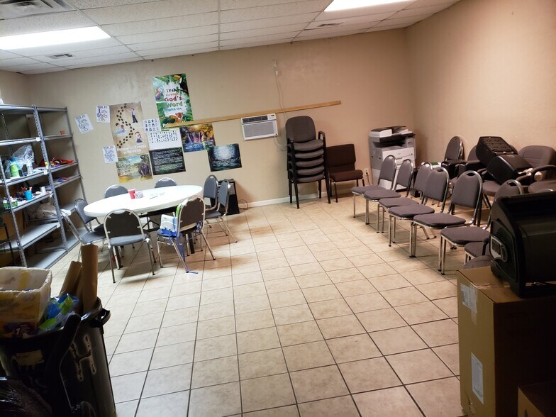 1116 SW H Ave, Lawton, OK à louer - Photo intérieure - Image 3 de 3