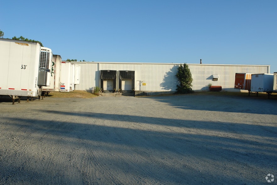 204 Warehouse Dr, Matthews, NC à vendre - Photo du bâtiment - Image 2 de 2