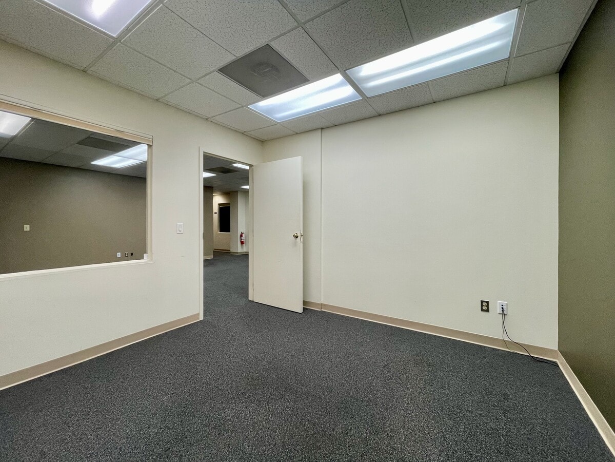 90 Grove St, Ridgefield, CT 06877 - Unité 01 - - Photo intérieure - Image 1 of 11