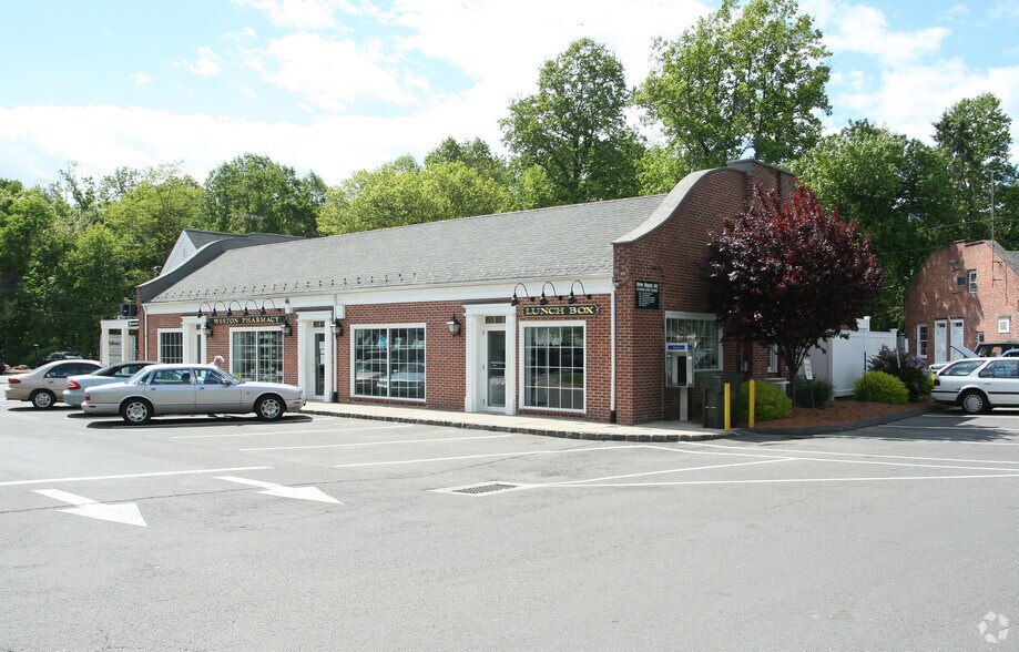 190 Weston Rd, Weston, CT à louer - Photo du bâtiment - Image 2 de 2