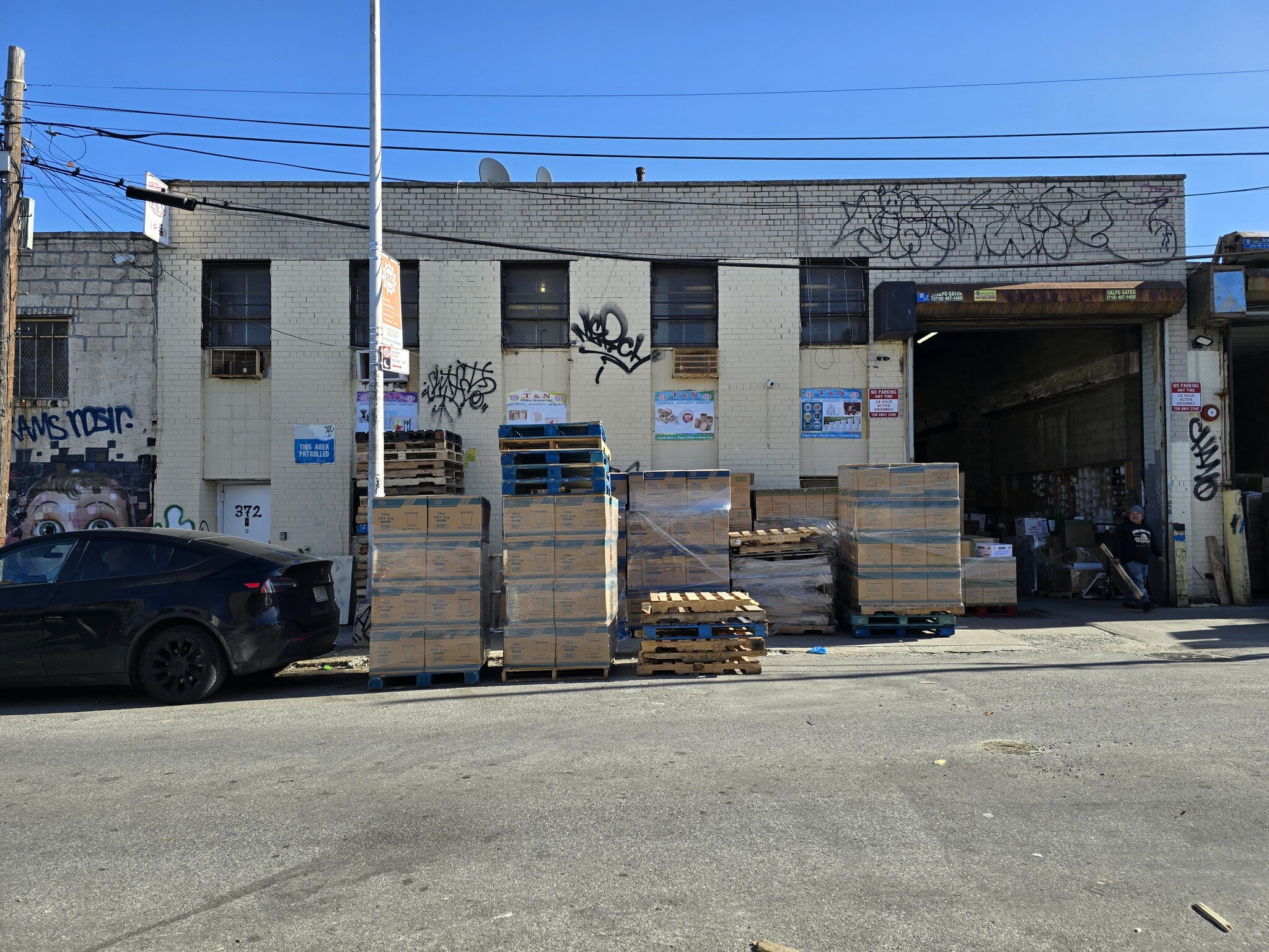 372 Ten Eyck St, Brooklyn, NY for lease Primary Photo- Image 1 of 5