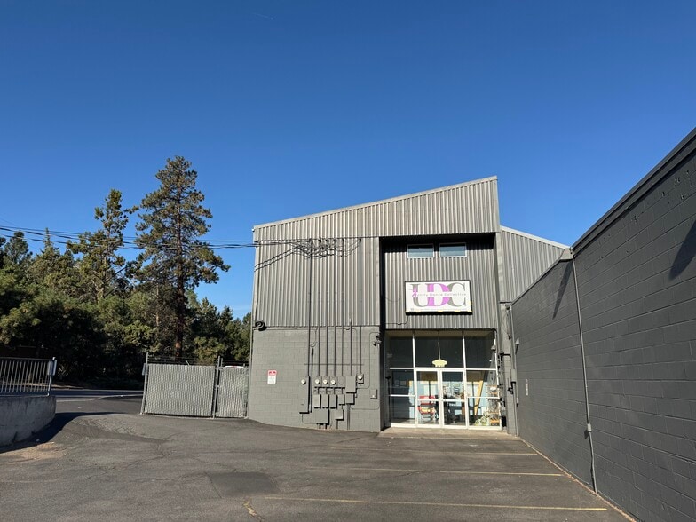 725-759 NE Greenwood Ave, Bend, OR for lease - Building Photo - Image 2 of 9