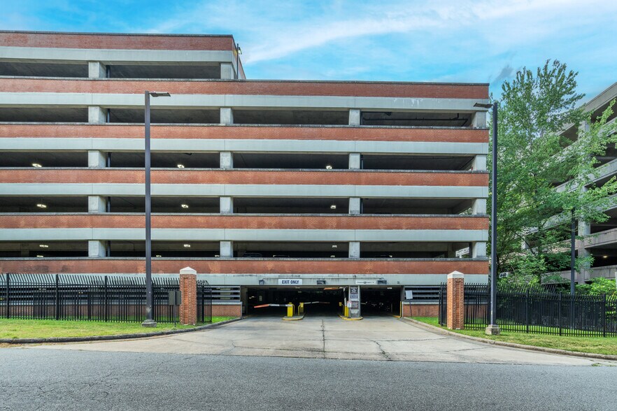 2422 Erwin rd, Durham, NC for sale - Building Photo - Image 1 of 1